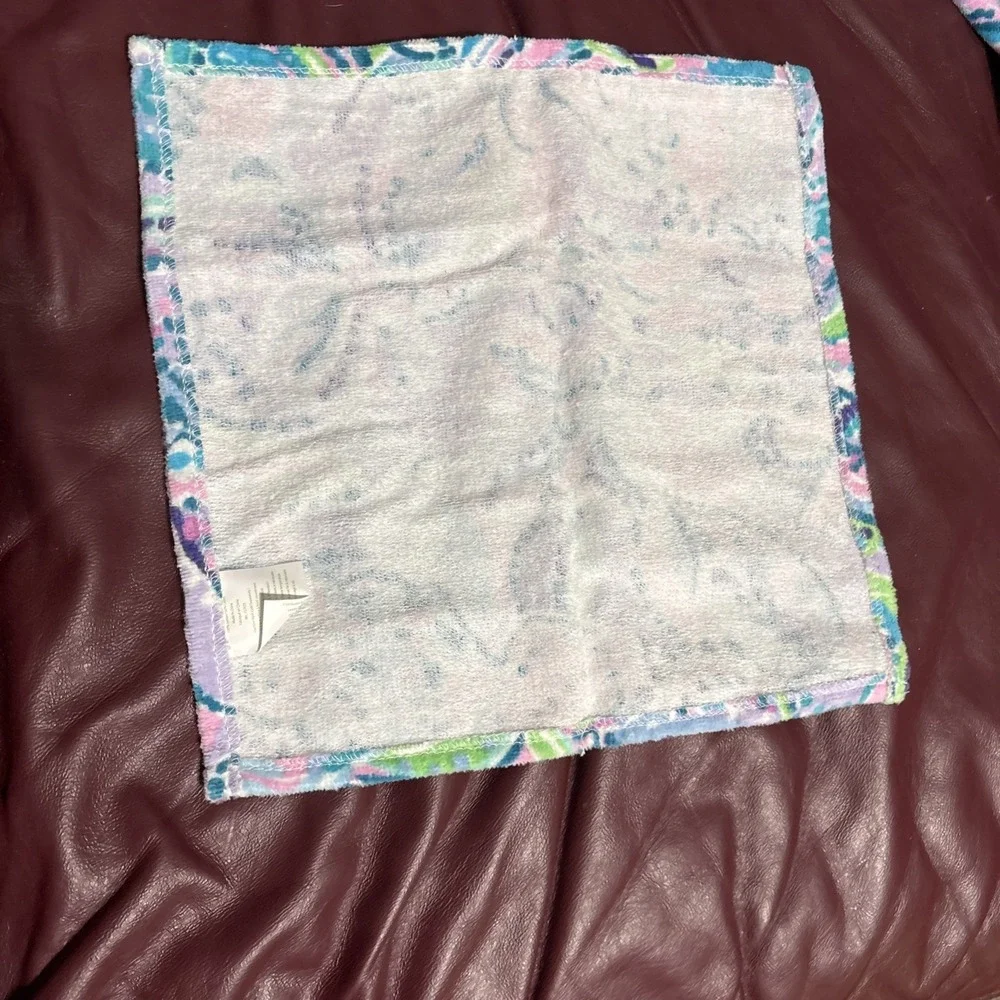 Lilly Pulitzer Two pack of Lilly Pulitzer face Cloth Towel Set  And Hairband